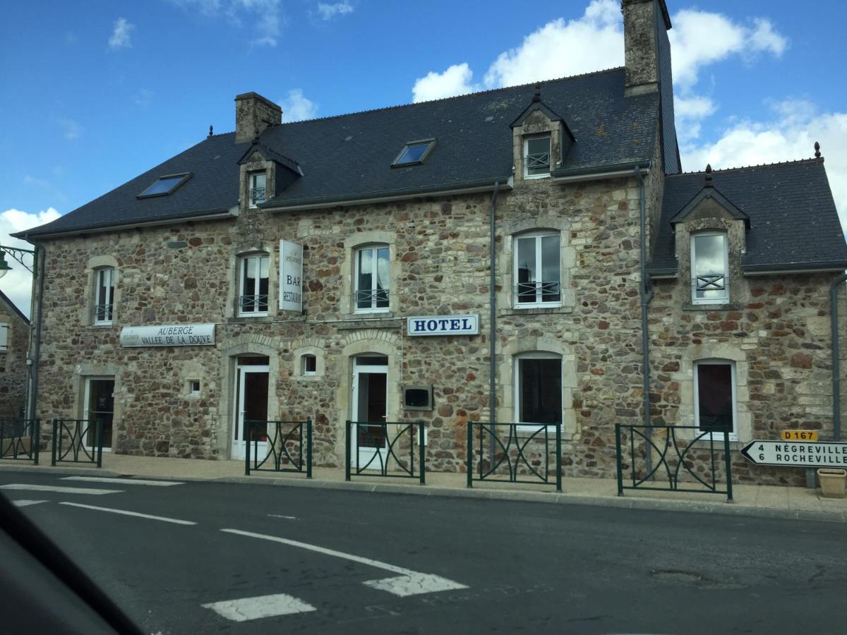 Auberge Vallee De La Douve L'Etang-Bertrand Exterior photo